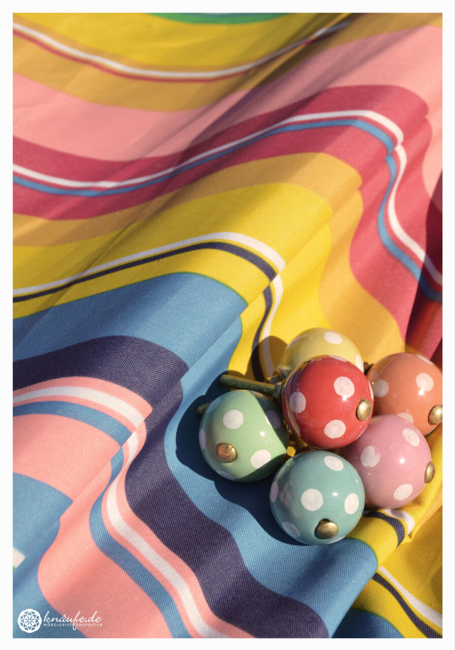 Keramik-Möbelknopf – Carnival Yellow | Gelb mit weißen Punkten (rund) Keramik-Möbelknopf – Carnival Yellow | Gelb mit weißen Punkten (rund)