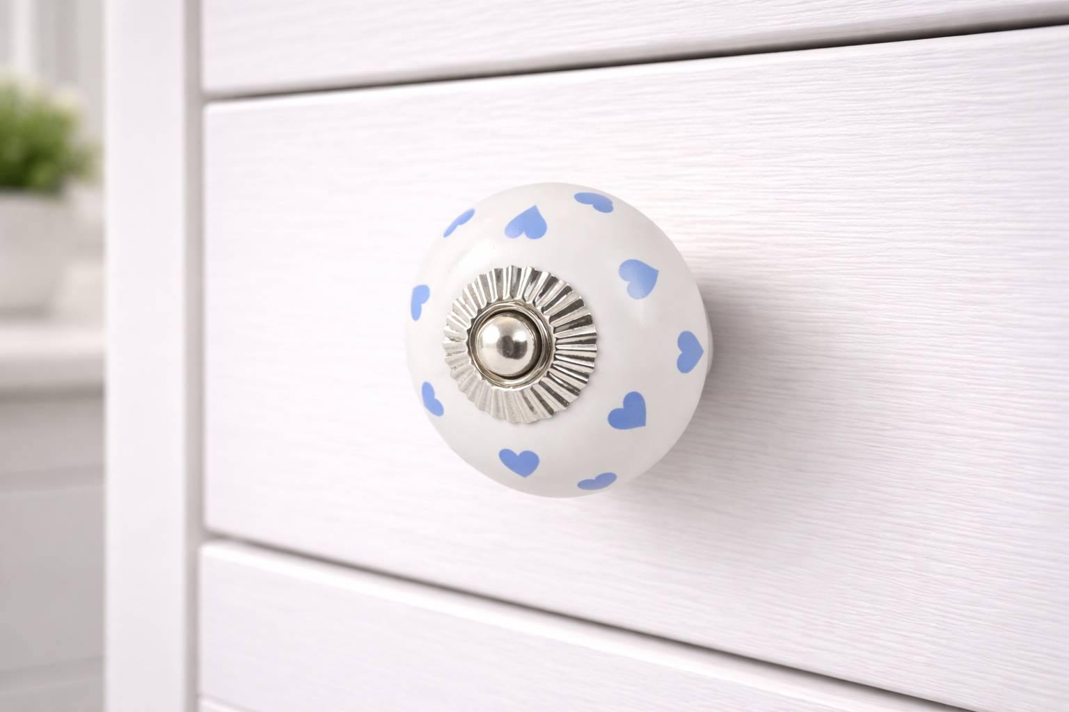 Keramik-Möbelknopf - Queen Hearts Blue | weiß blaue-Herzen (rund)