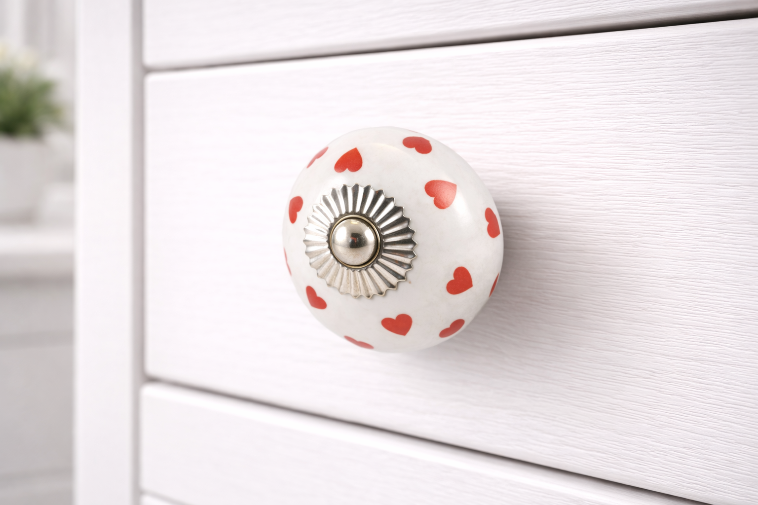Keramik-Möbelknopf - Queen Hearts Red | weiß rote-Herzen (rund)