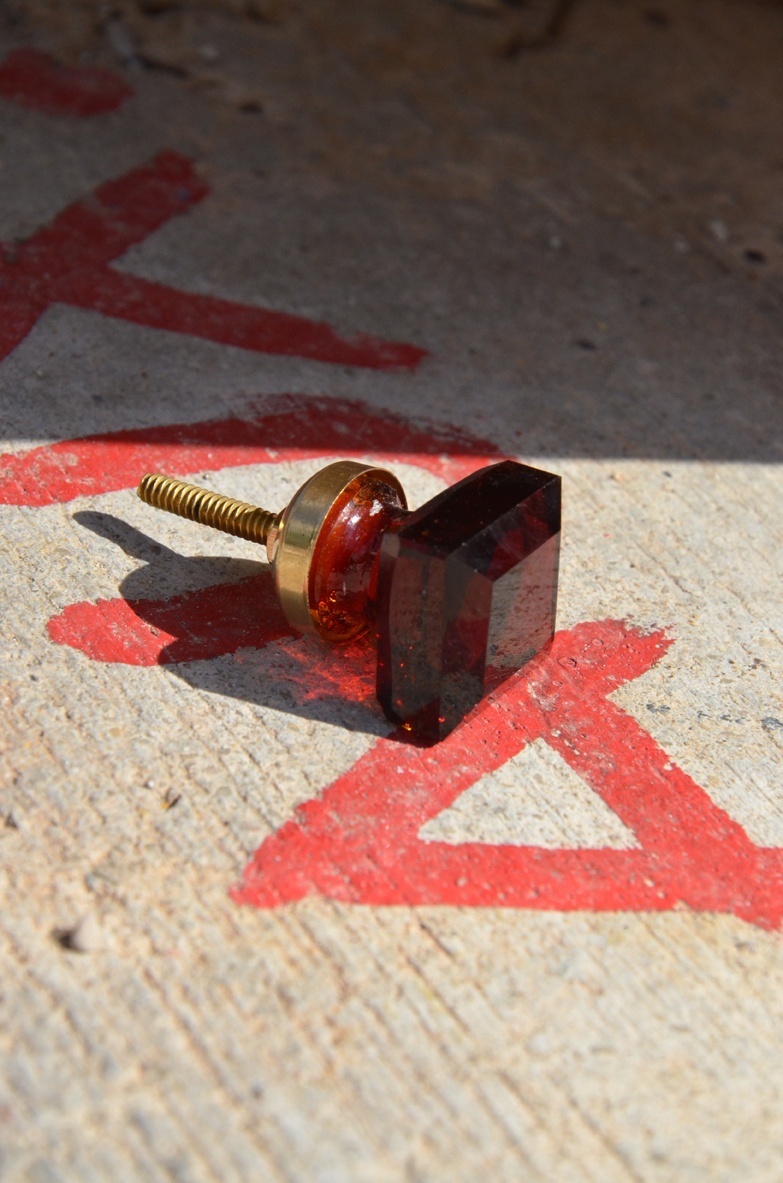 Glas-Möbelknopf - Youngstyle Red | Rot (quadratisch) Glas-Möbelknopf - Youngstyle Red | Rot (quadratisch)